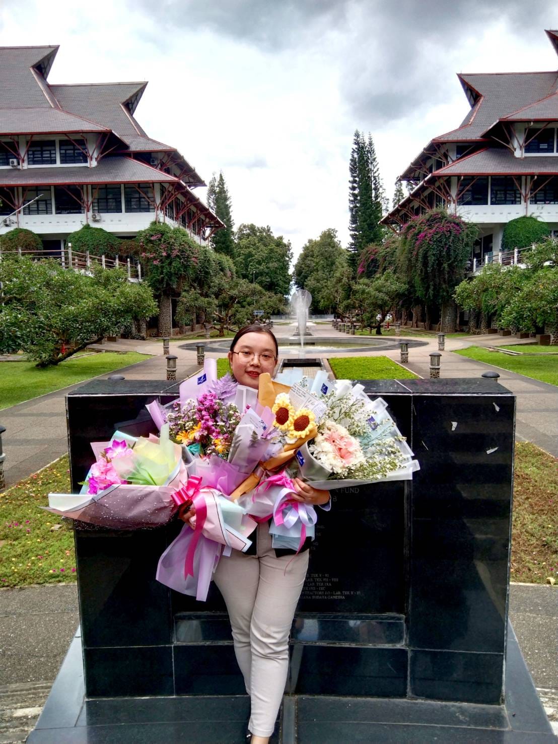 <strong>Anak Penjual Bubur Penerima  KIP Kuliah Lulus Cumlaude dari ITB</strong>
